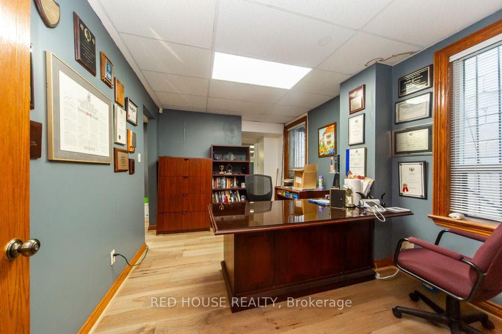 658 Vaughan Road photo 8