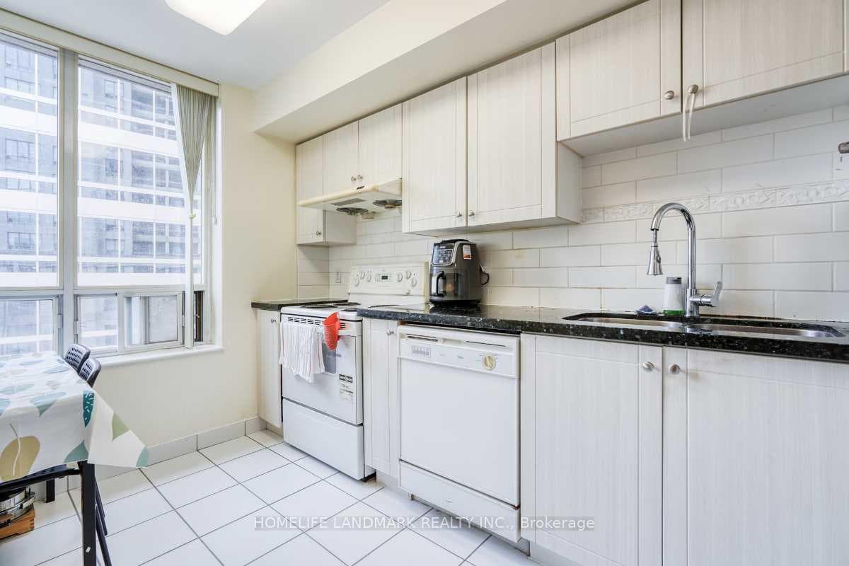260 Doris Avenue Unit 302 photo 7