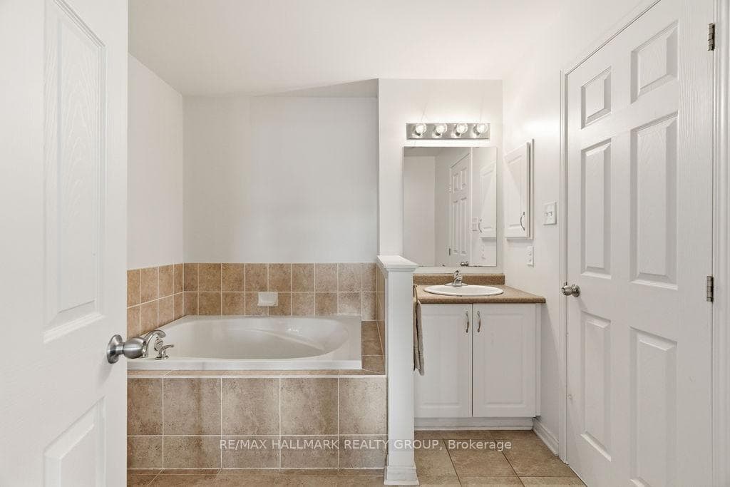 4PC Bath on 2nd Level with Cheater Access