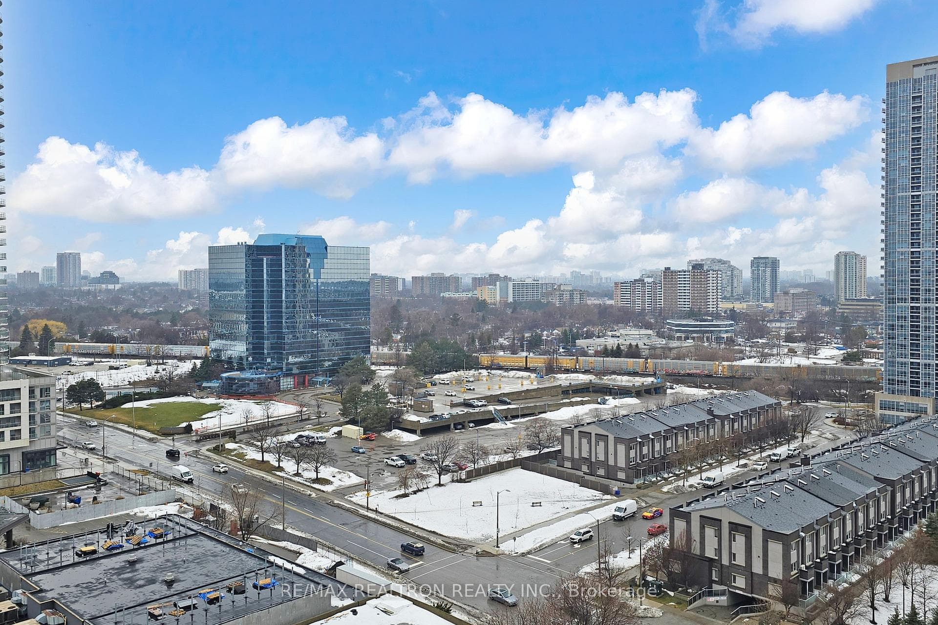 125 Village Green Square Unit 1607 photo 40
