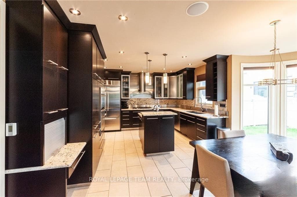 423 Rahul Crescent photo 6