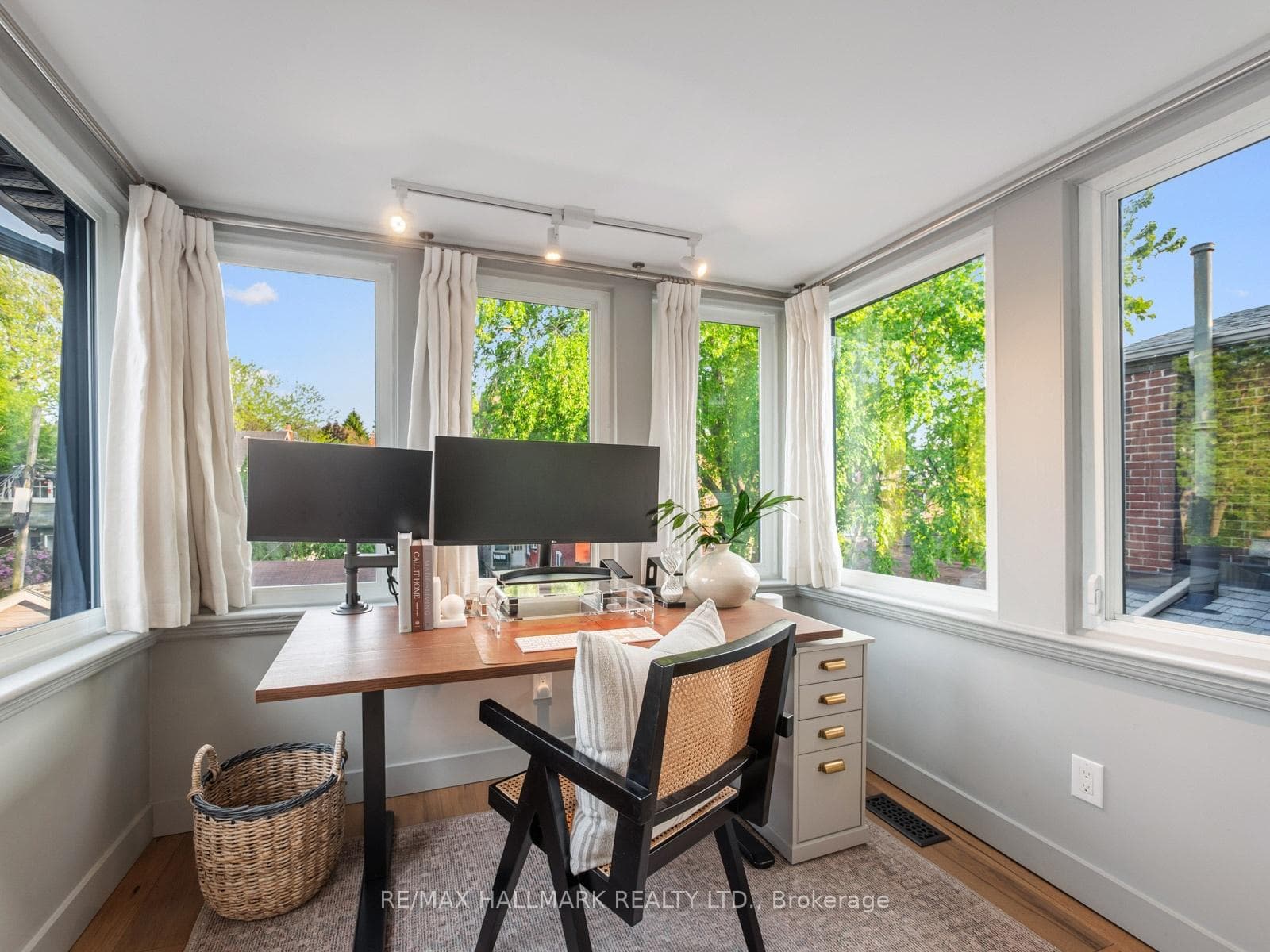 47 Langley Avenue photo 19