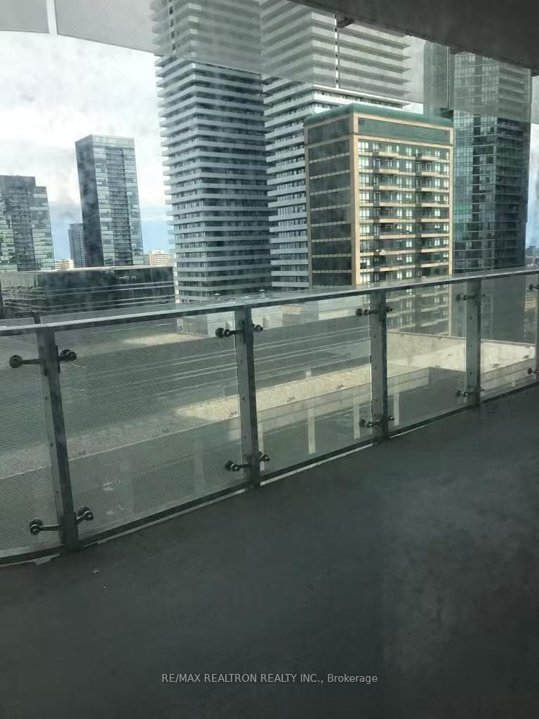 1 Bloor Street Unit 2202 photo 9