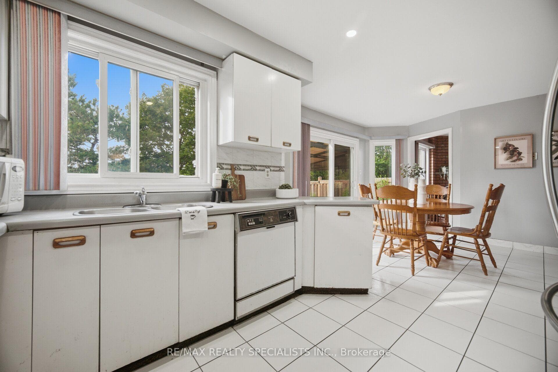 271 Nahani Way photo 11