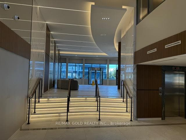 5105 Hurontario Street Unit 2502 photo 3