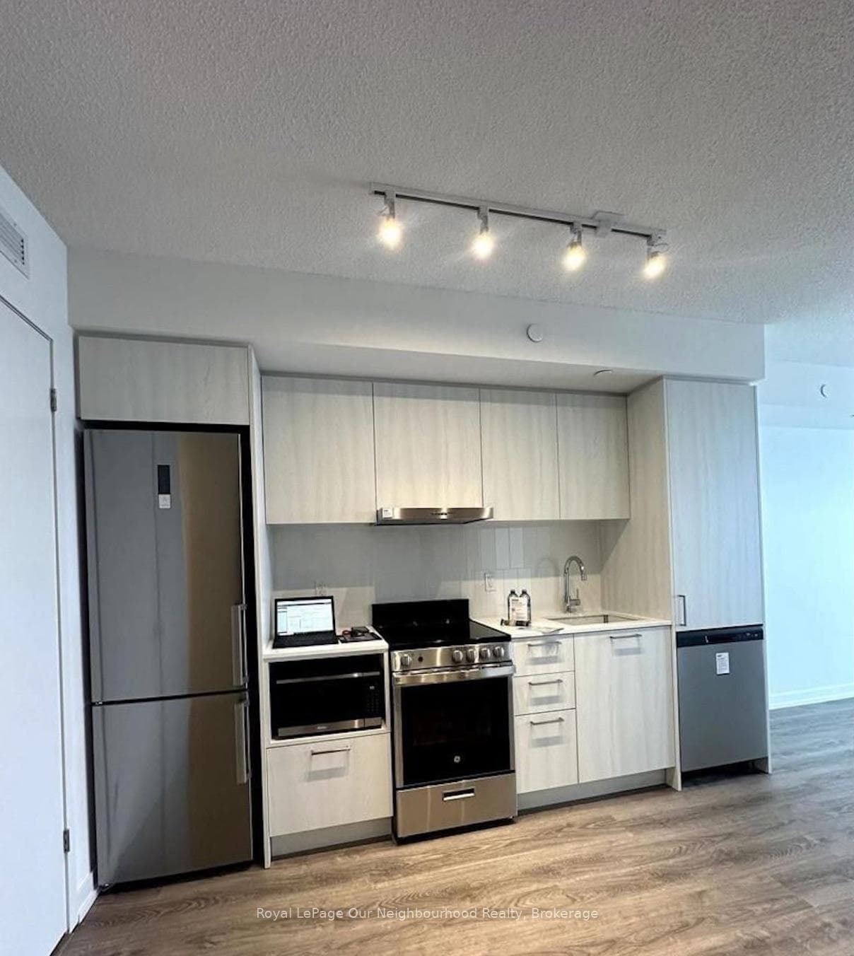 195 Commerce Street Unit 3810 photo 3