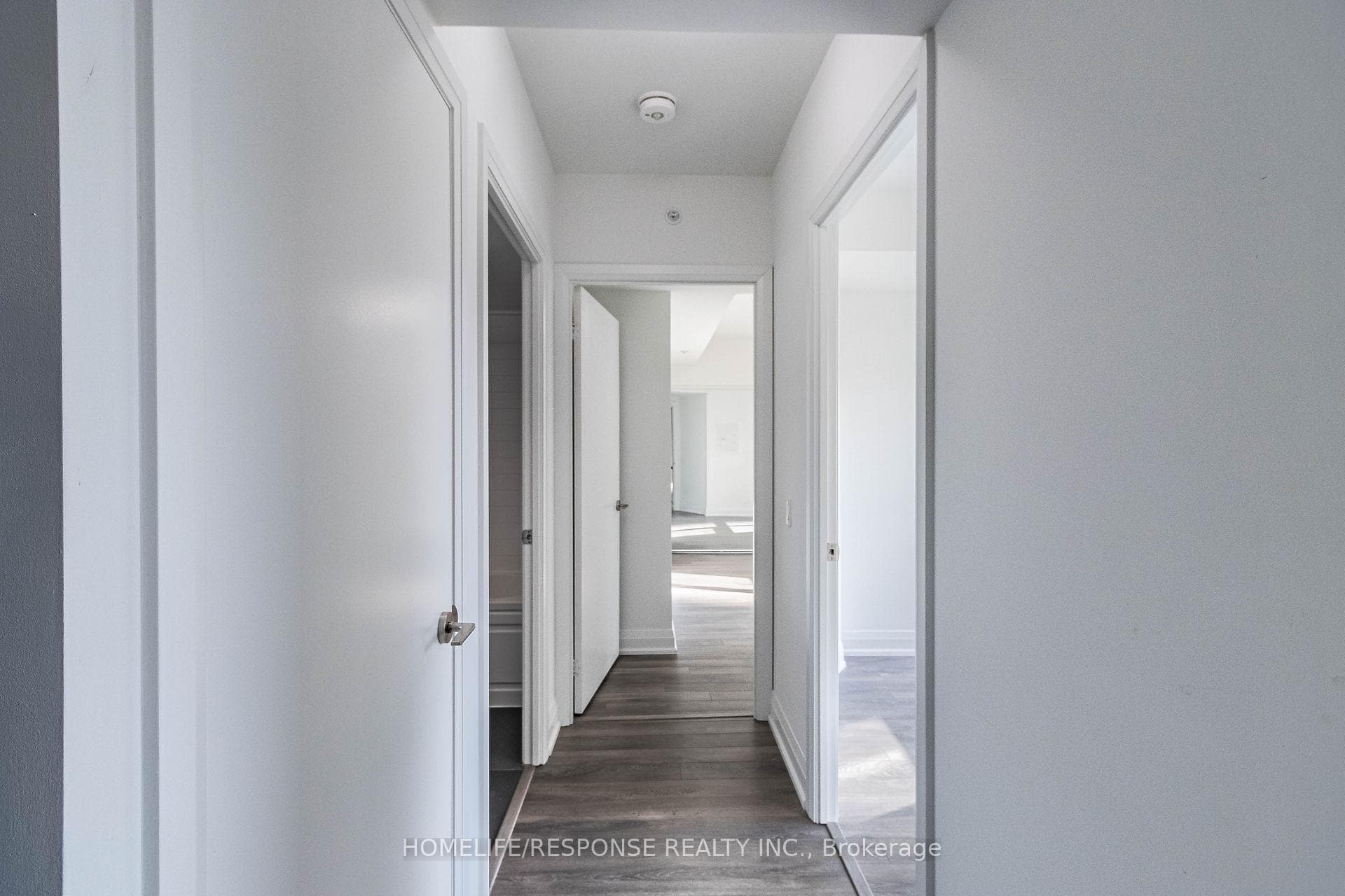 1461 LAWRENCE Avenue Unit 501 photo 21