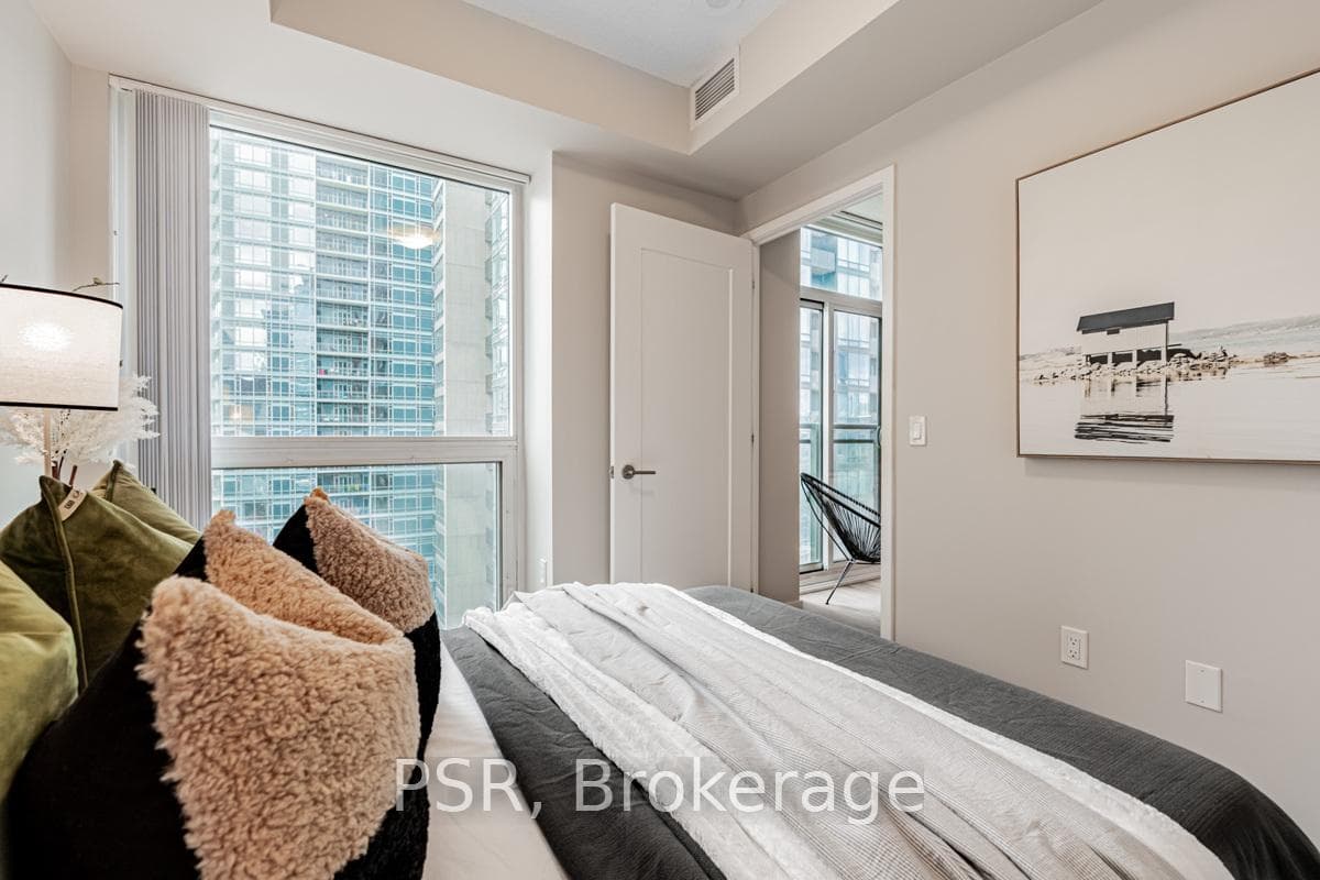 99 John Street Unit 2105 photo 20