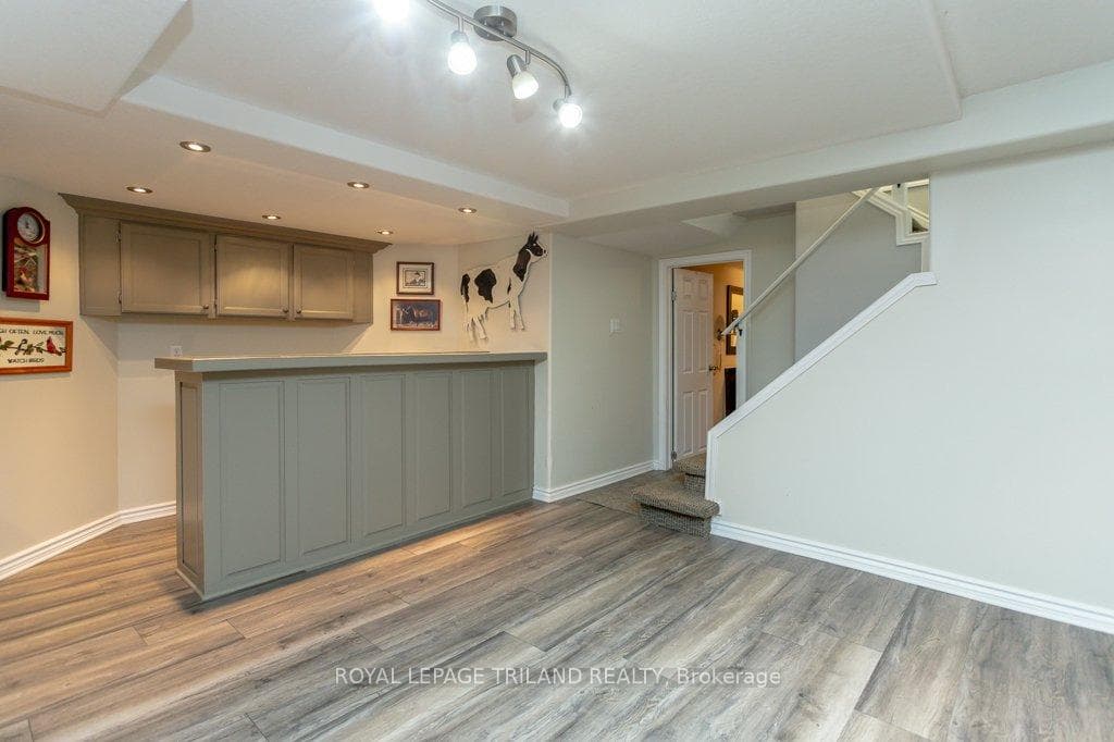 3045 Catherine Street photo 23