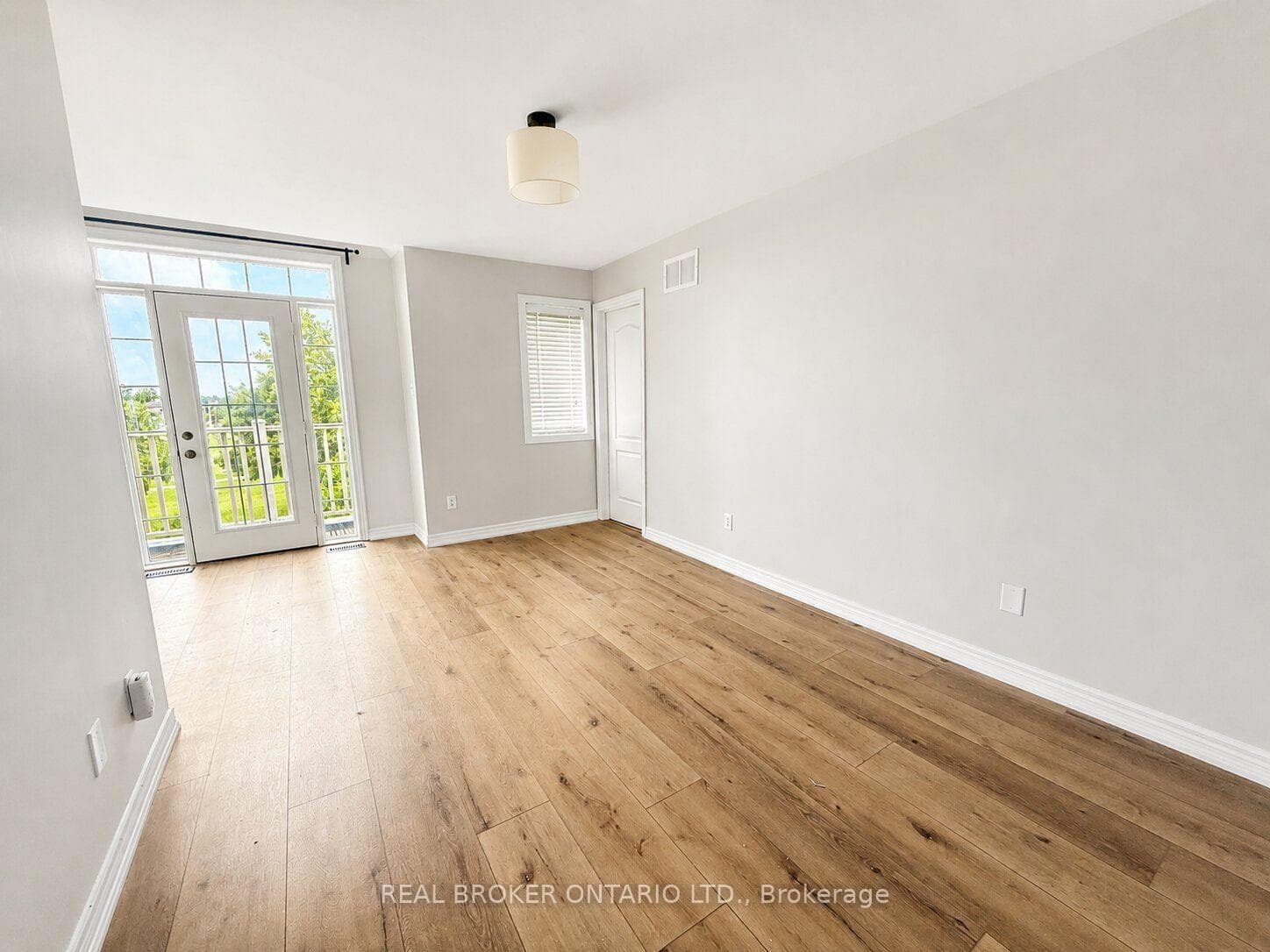 204 Springstead Avenue photo 7
