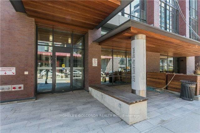 225 Sackville Street Unit 1807 photo 2