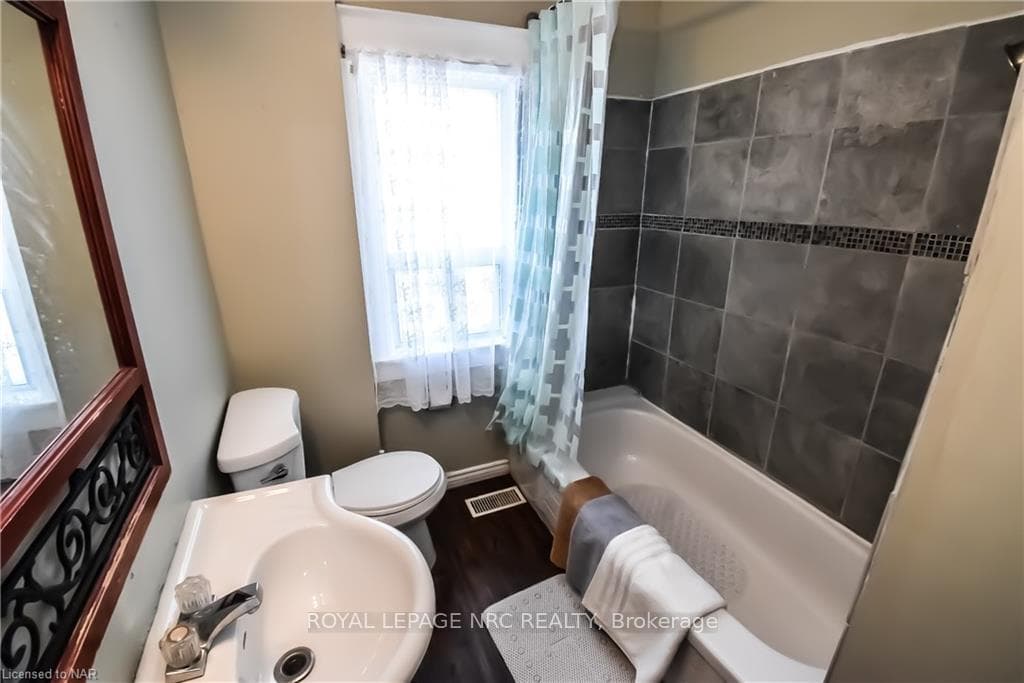 200 RUSSELL Avenue Unit 2 photo 4