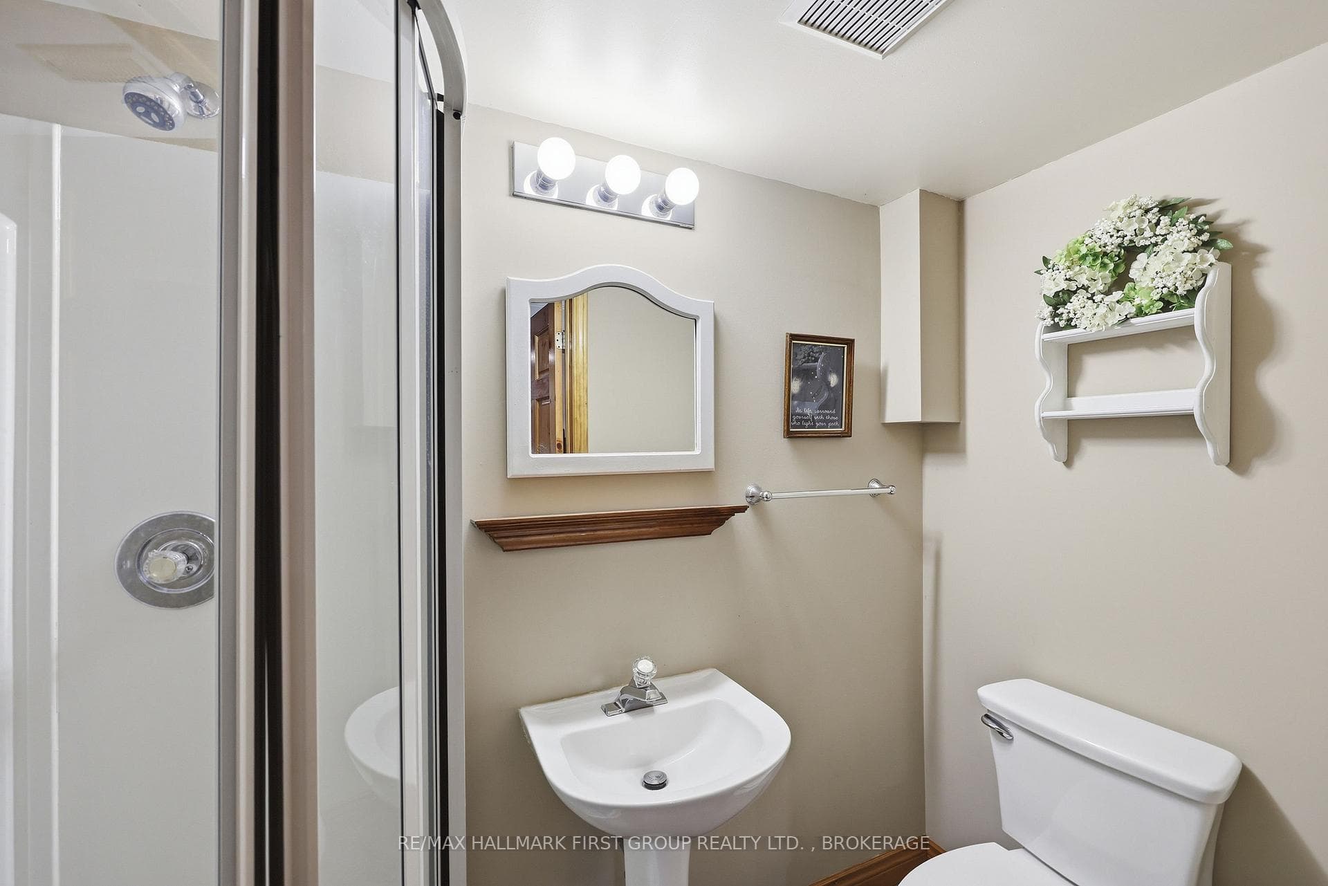 1470 Sydenham Road photo 27