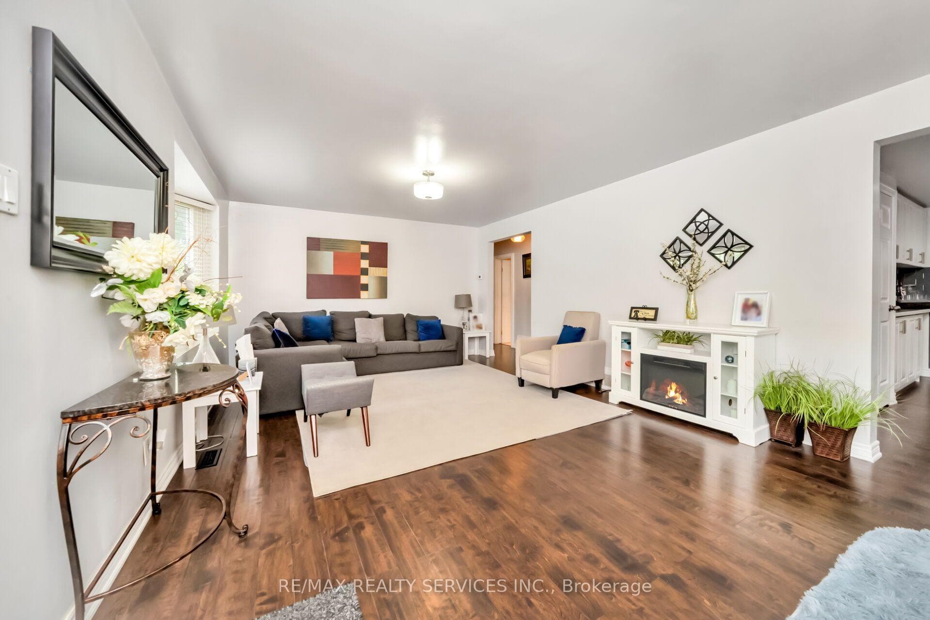 3287 Michaud Avenue photo 5