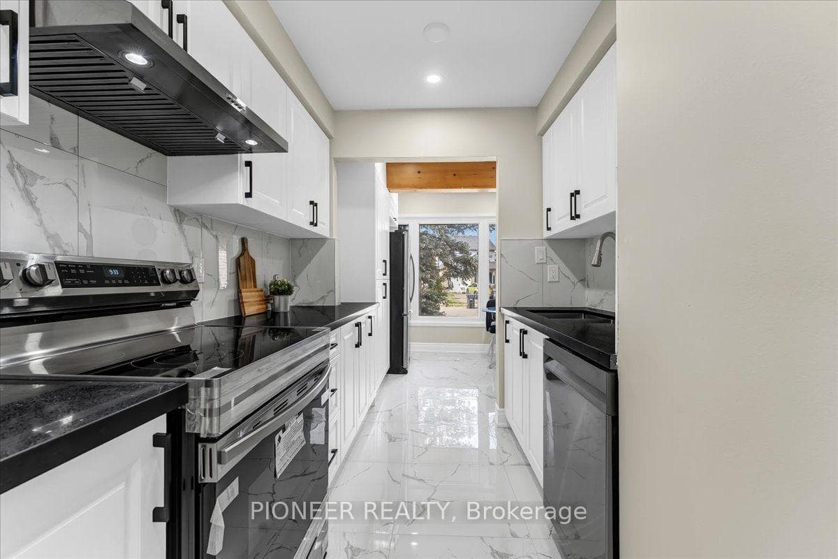 22 Wolverton Crescent photo 12