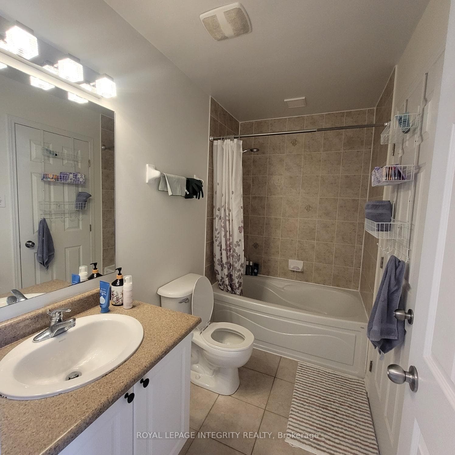 238 Claridge Drive photo 18