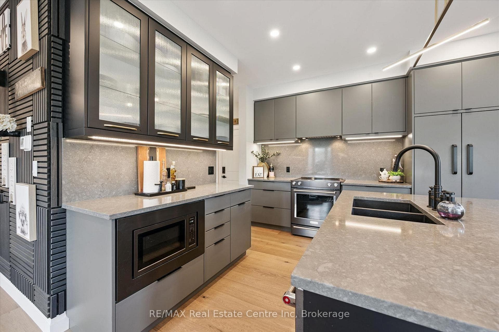 3 Queensbrook Crescent photo 7