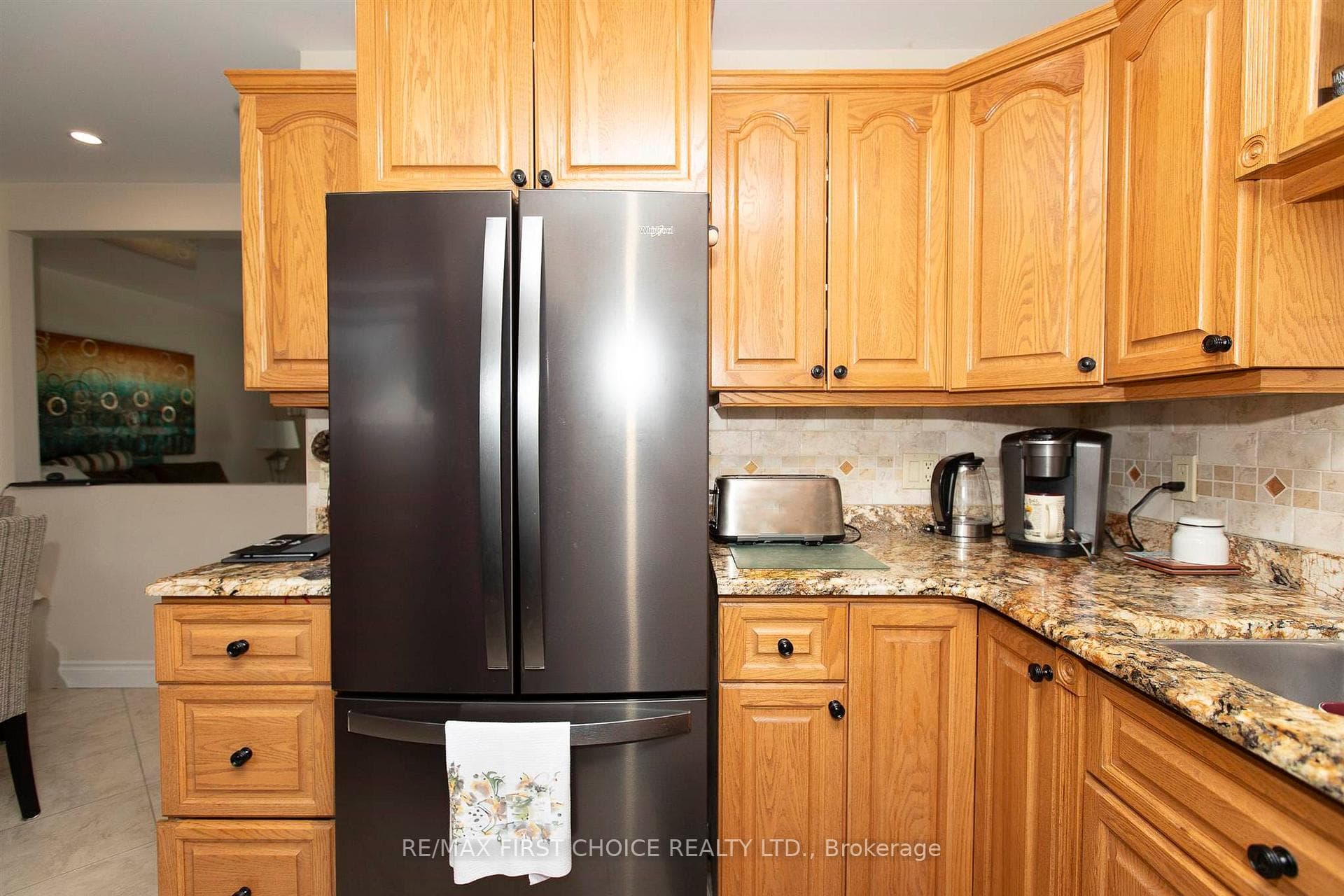 424 Shuniah Street photo 5