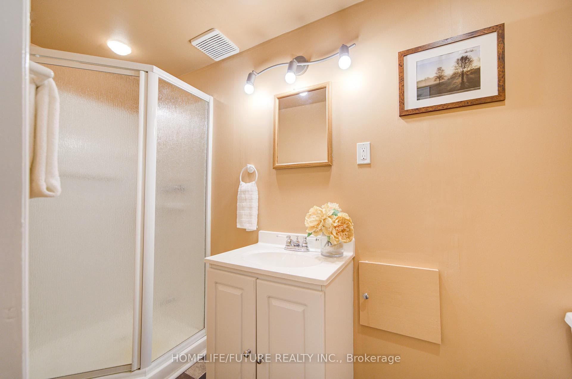 718 Eaglemount Crescent photo 42