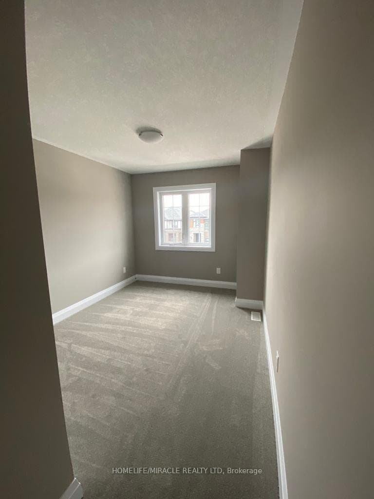 212 Woodbine Avenue photo 11