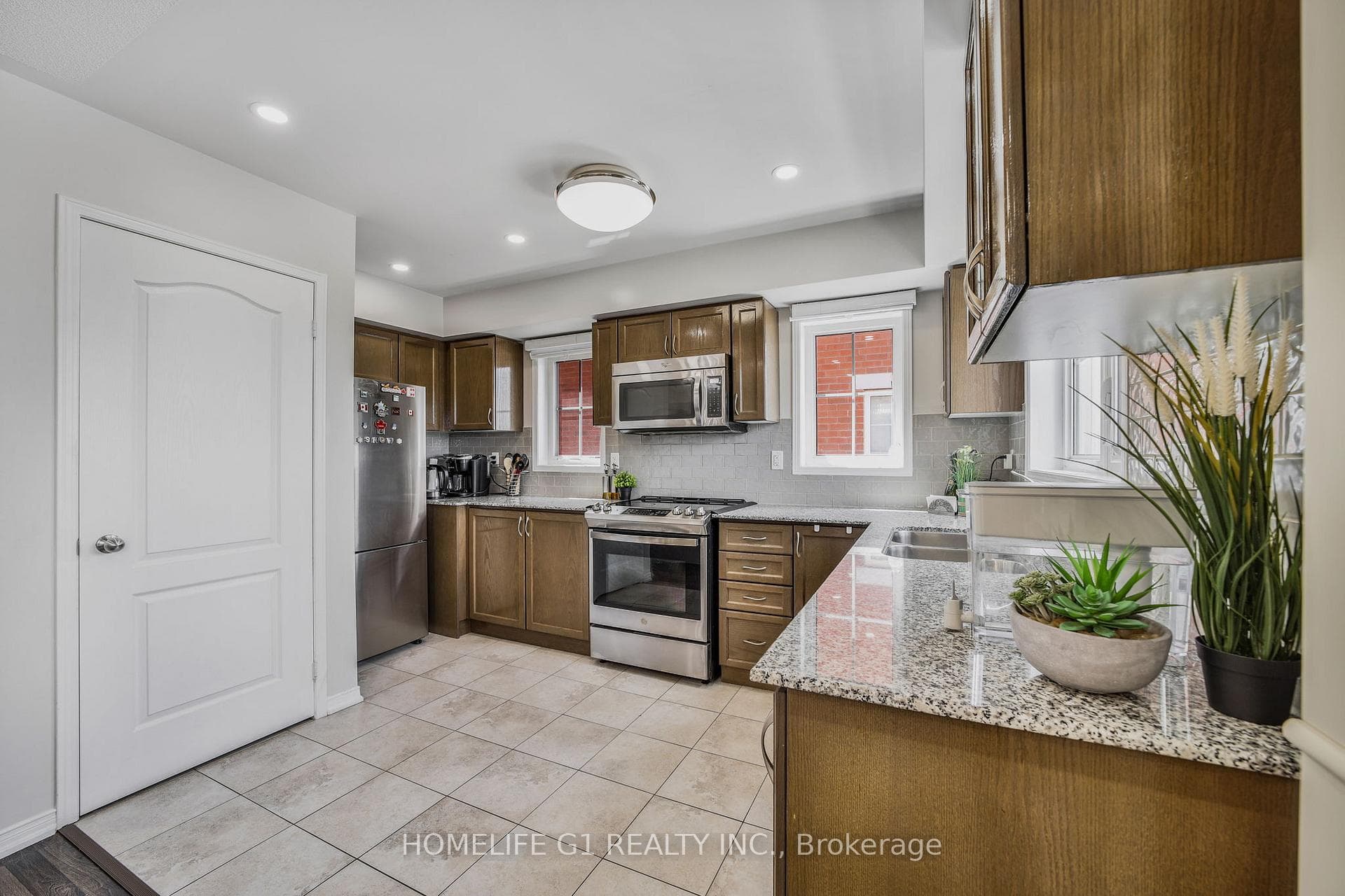 2500 Post Road Unit 30 photo 20