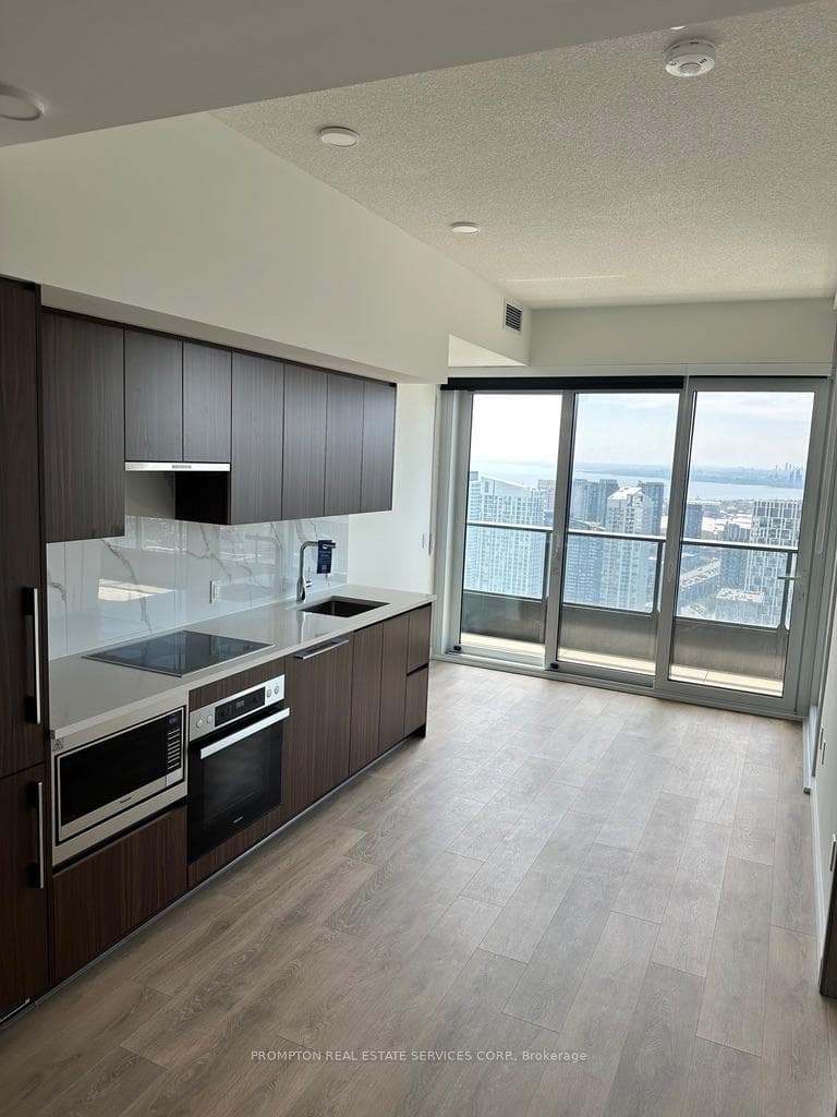 3 Concord Cityplace Way Unit 5102 photo 3