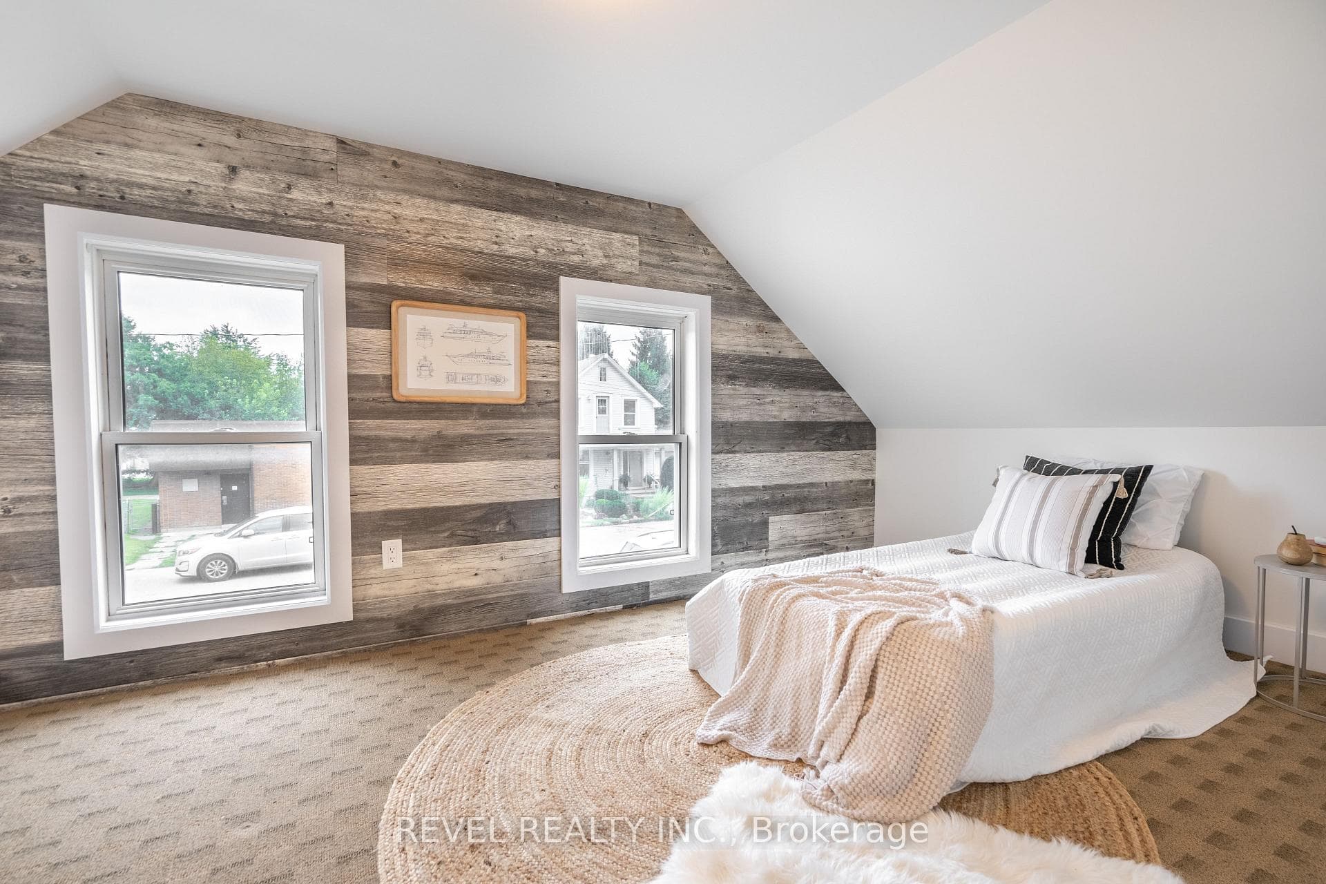 646 Bowan Street photo 22