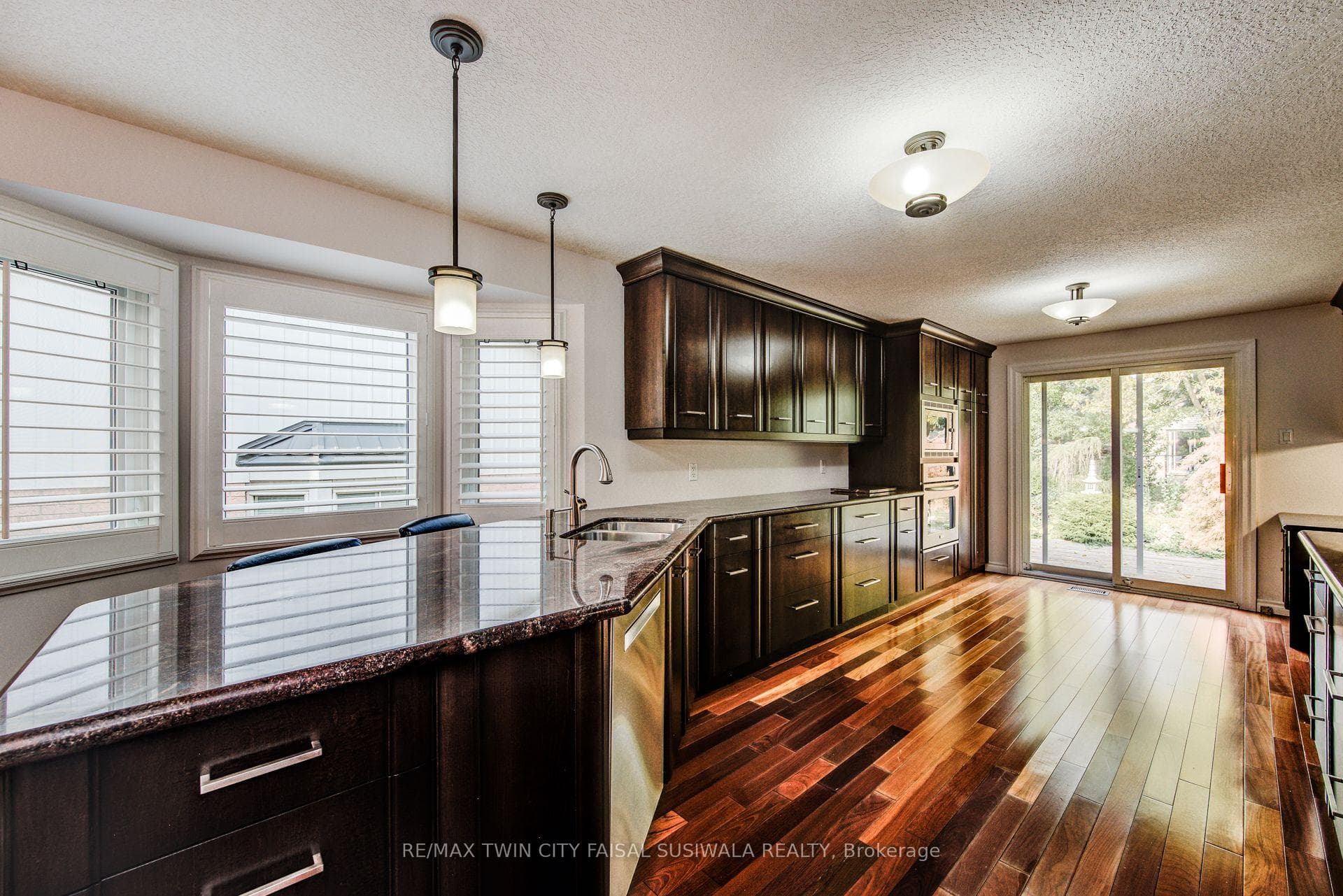 148 Oneida Place photo 12