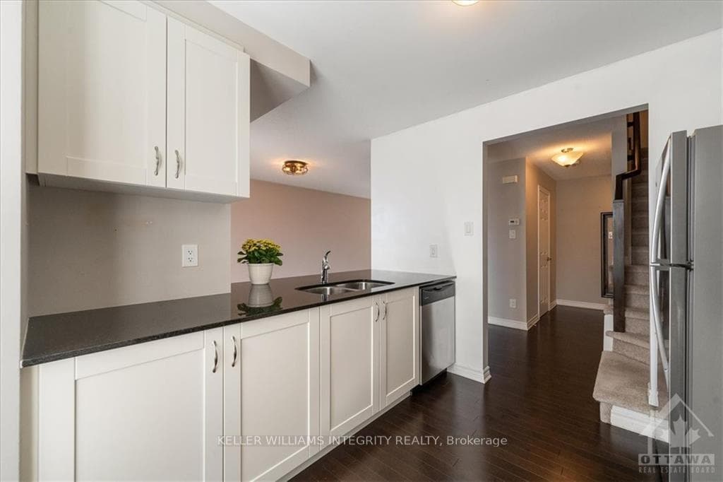 52 ASTERVALE Street photo 10
