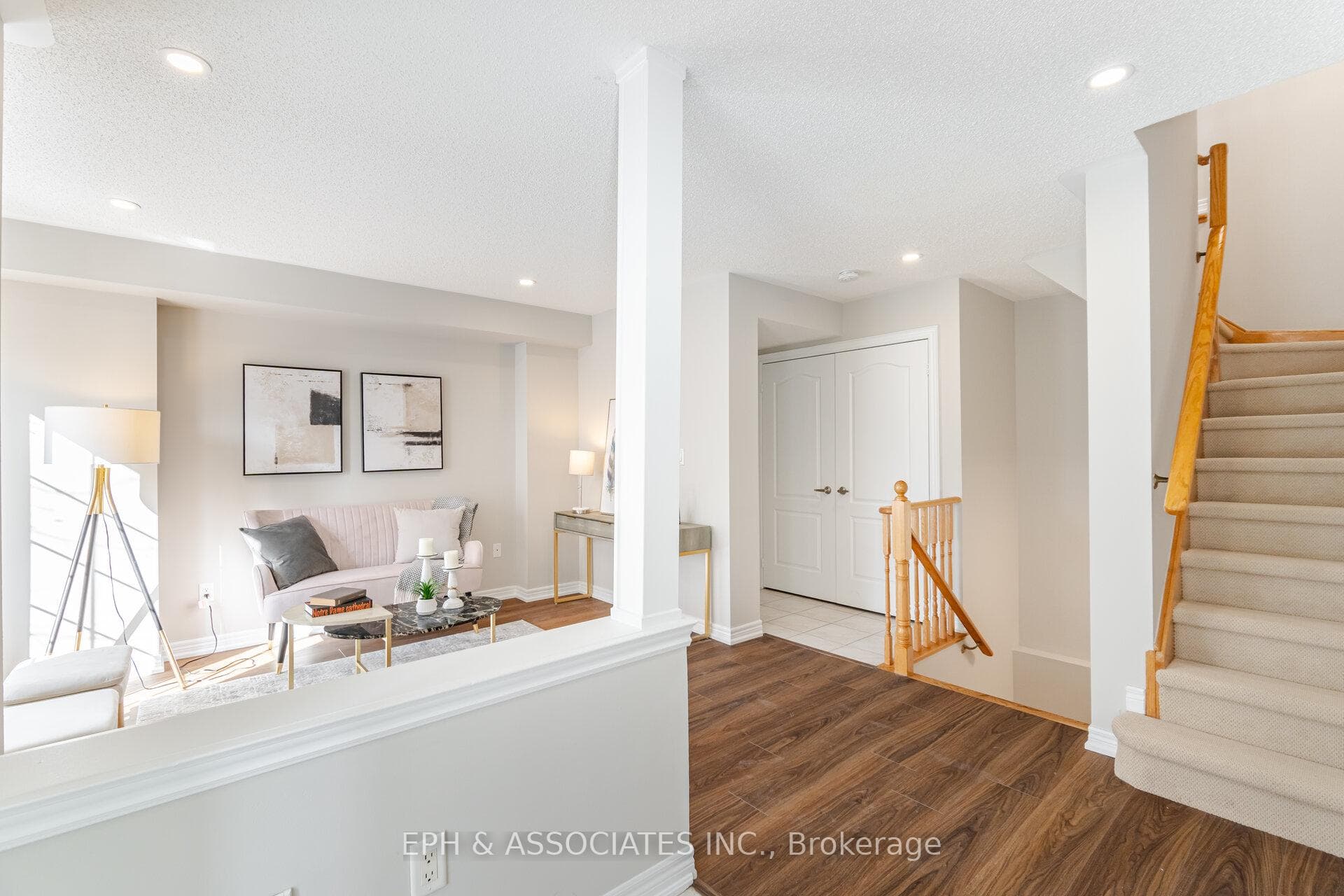 98 Ramage Lane photo 8