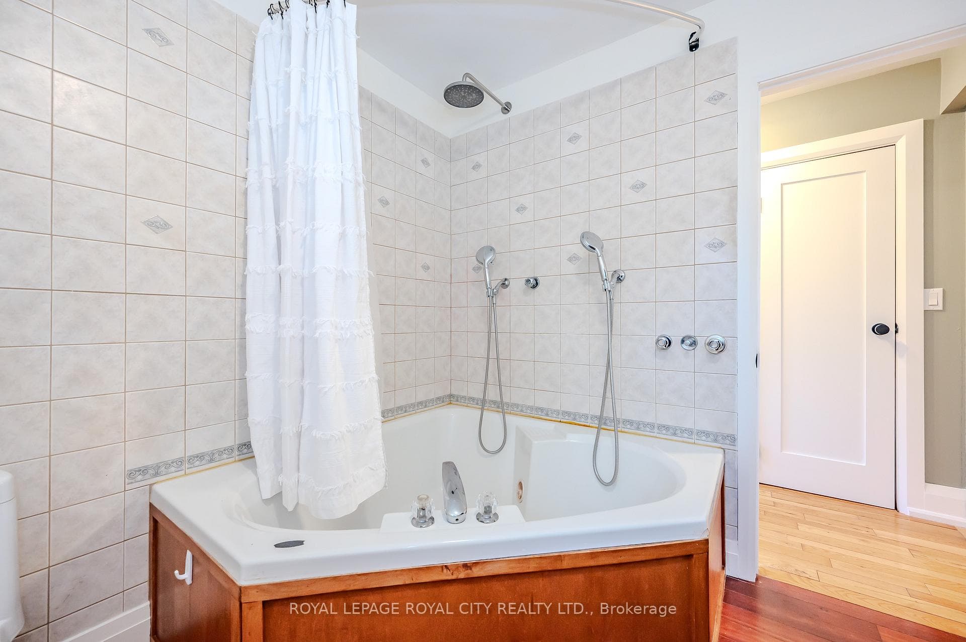 33 Audrey Avenue photo 29