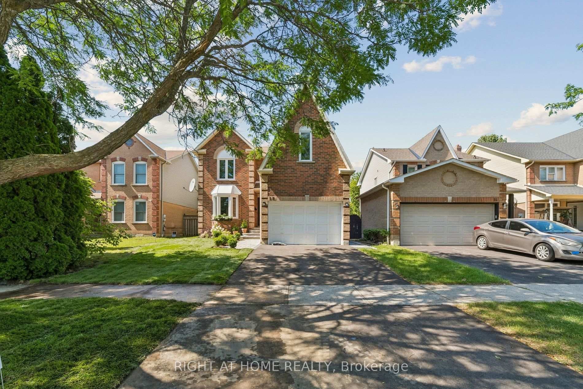 16 Ian Fleming Crescent photo 2