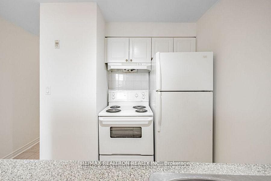 1401 Dupont Street Unit 607 photo 5
