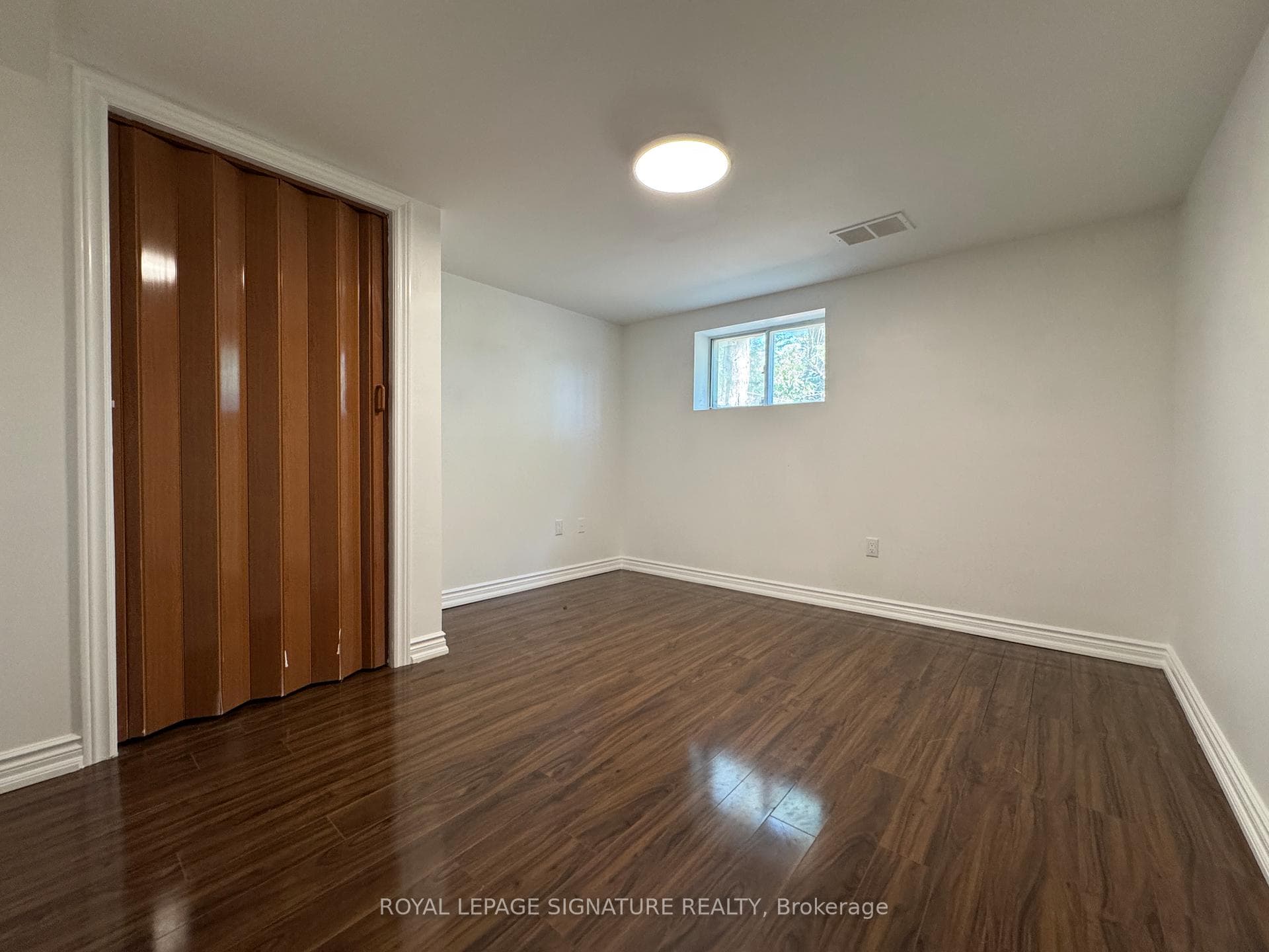 130 Budea Crescent Unit Bsmt photo 11