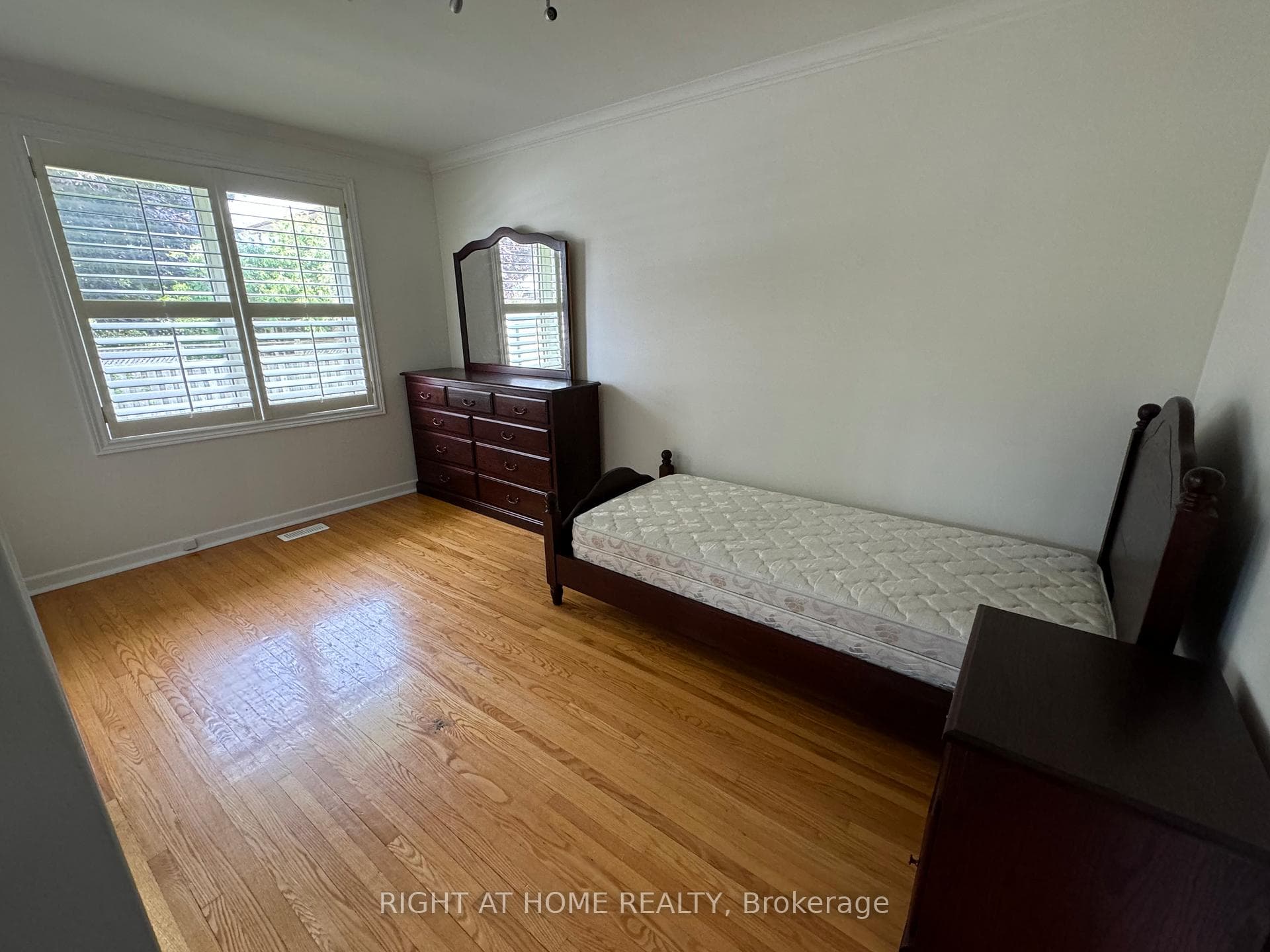 28 GORMAN PARK Road photo 14