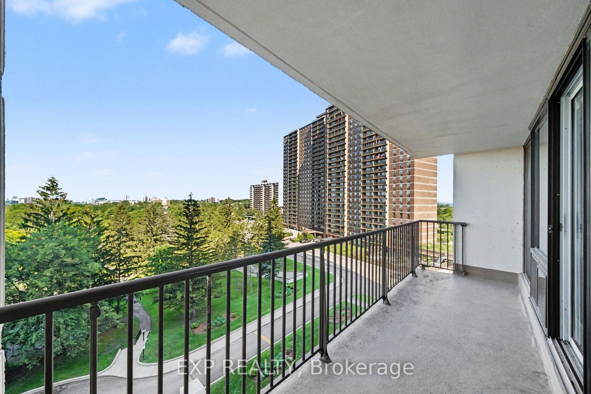 665 Bathgate Drive Unit 802 photo 14