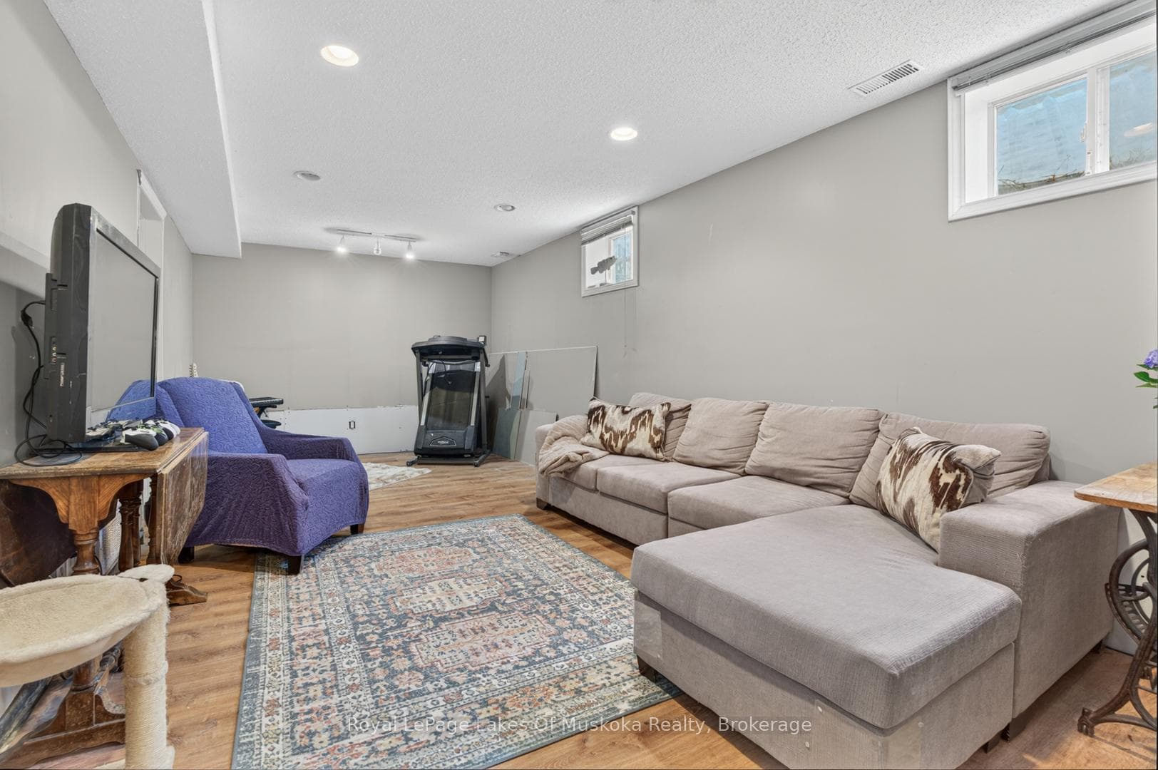 17 Silverwood Drive photo 32