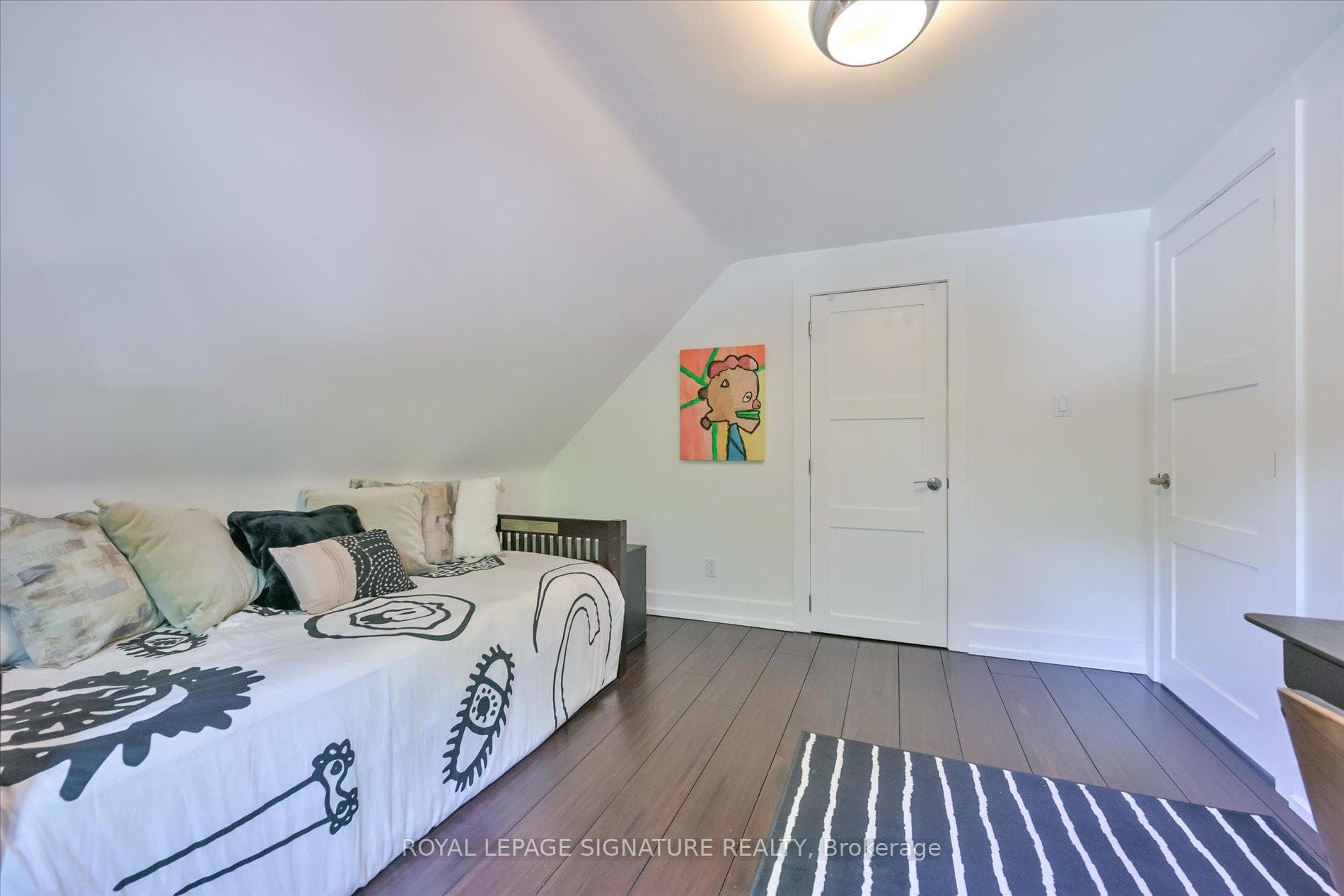 386 Allan Street photo 28