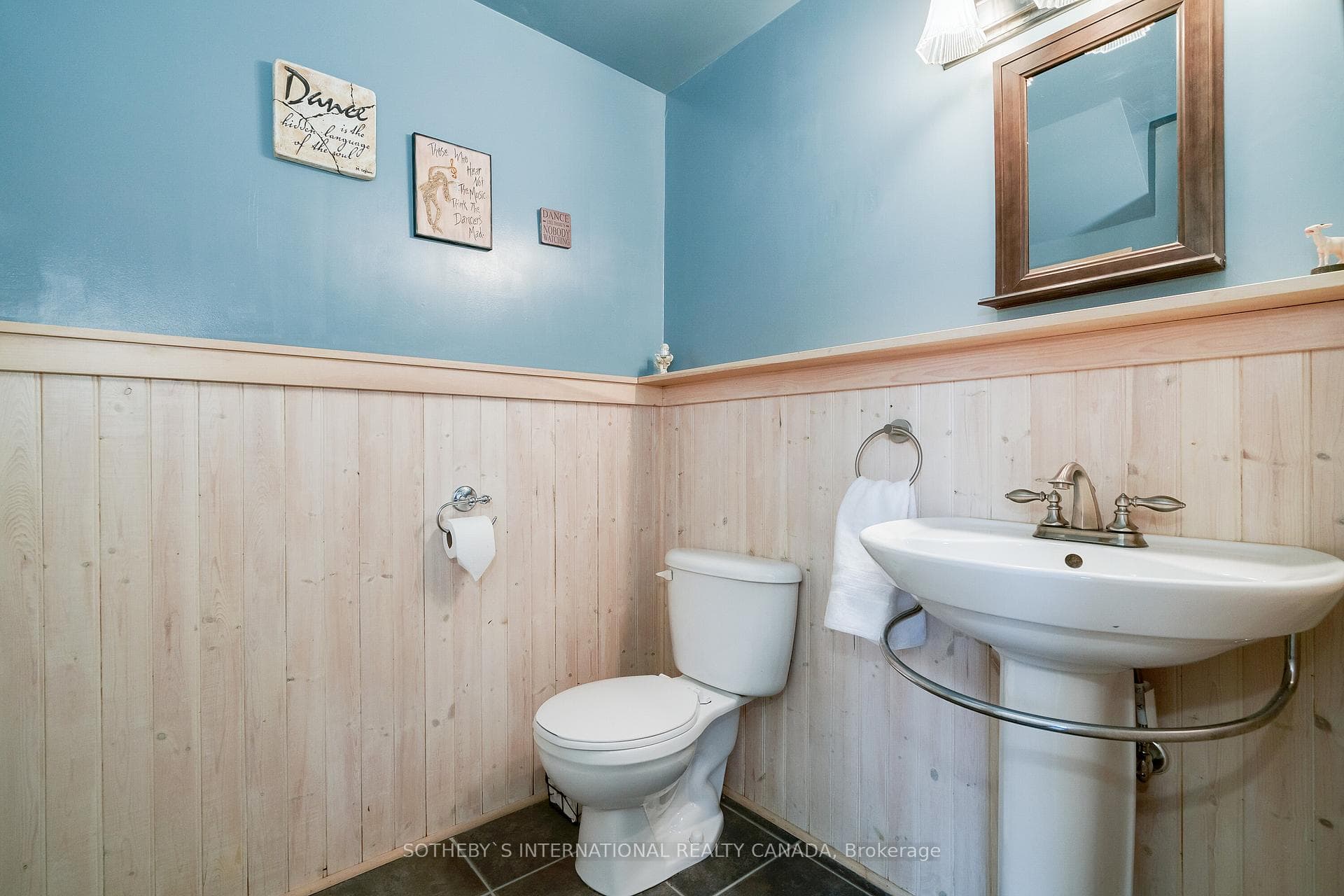 760 Lawrence Avenue Unit 106 photo 13