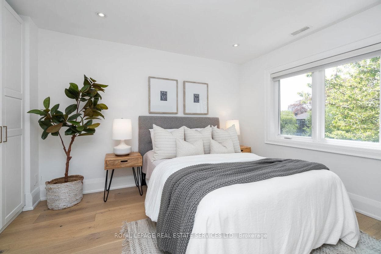 18 Coates Avenue photo 22