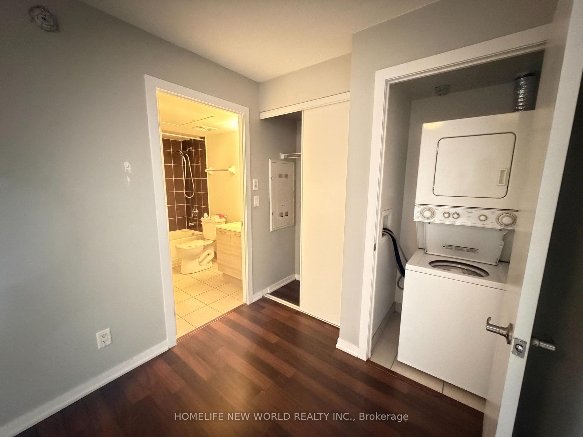 20 Joe Shuster Way Unit 1017 photo 8