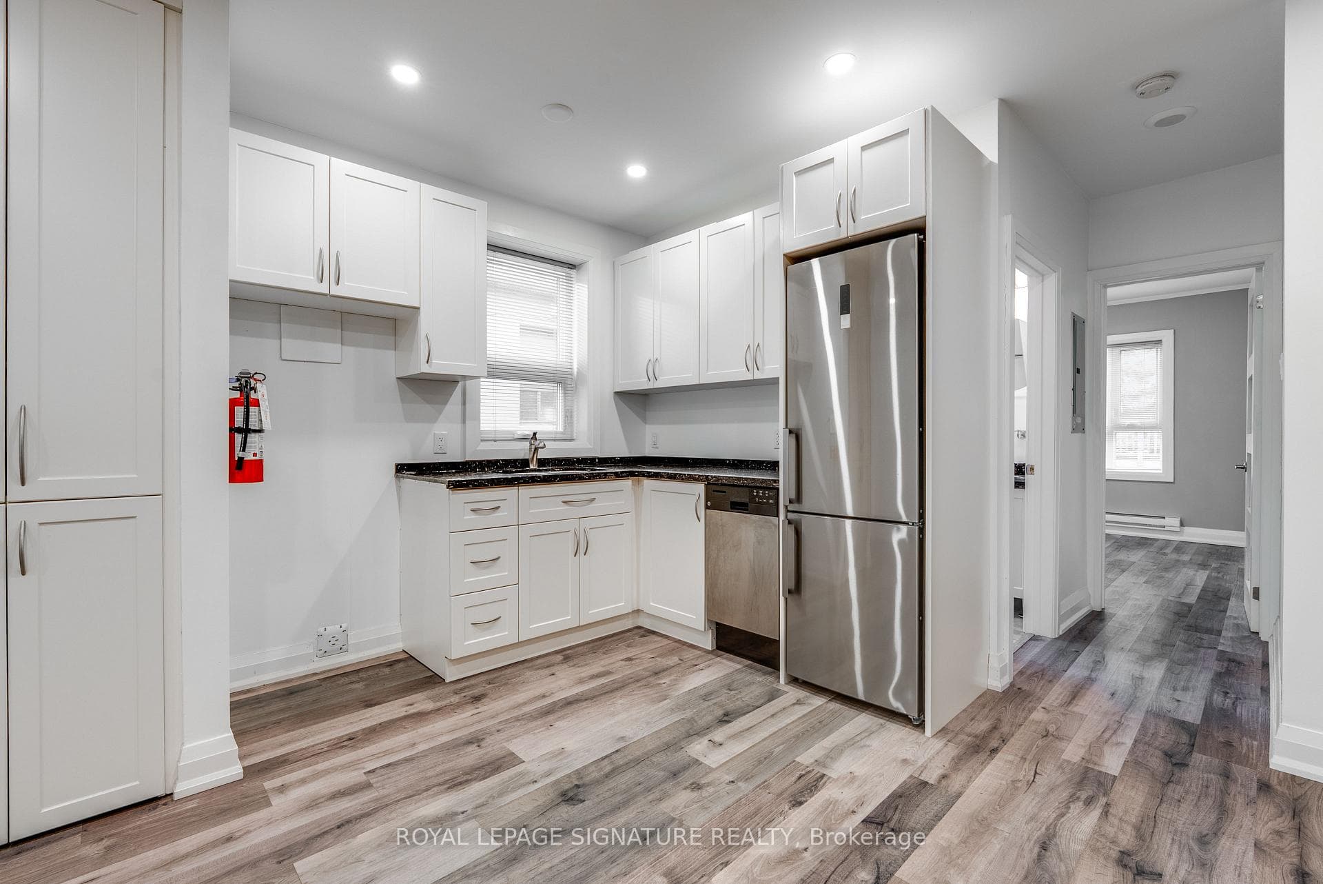 421 Danforth Avenue Unit 2 photo 6