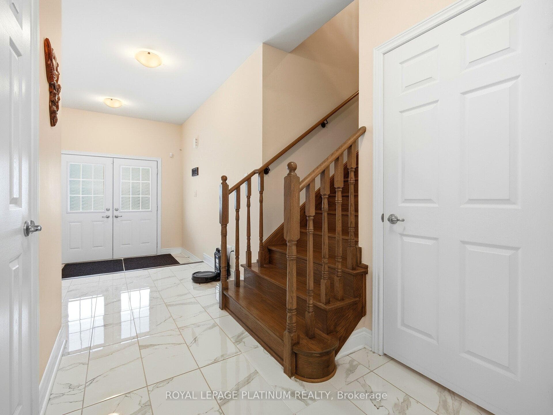 28 OVERSTONE Road photo 21