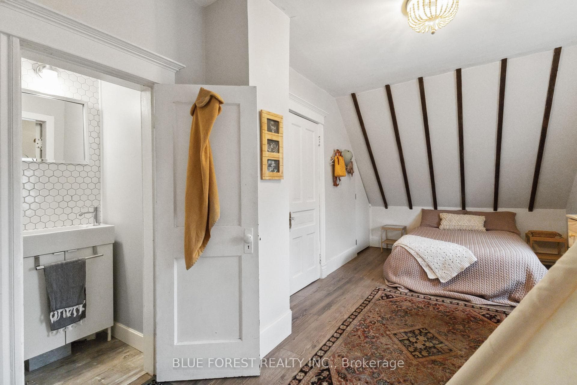 54 Hume Street photo 30