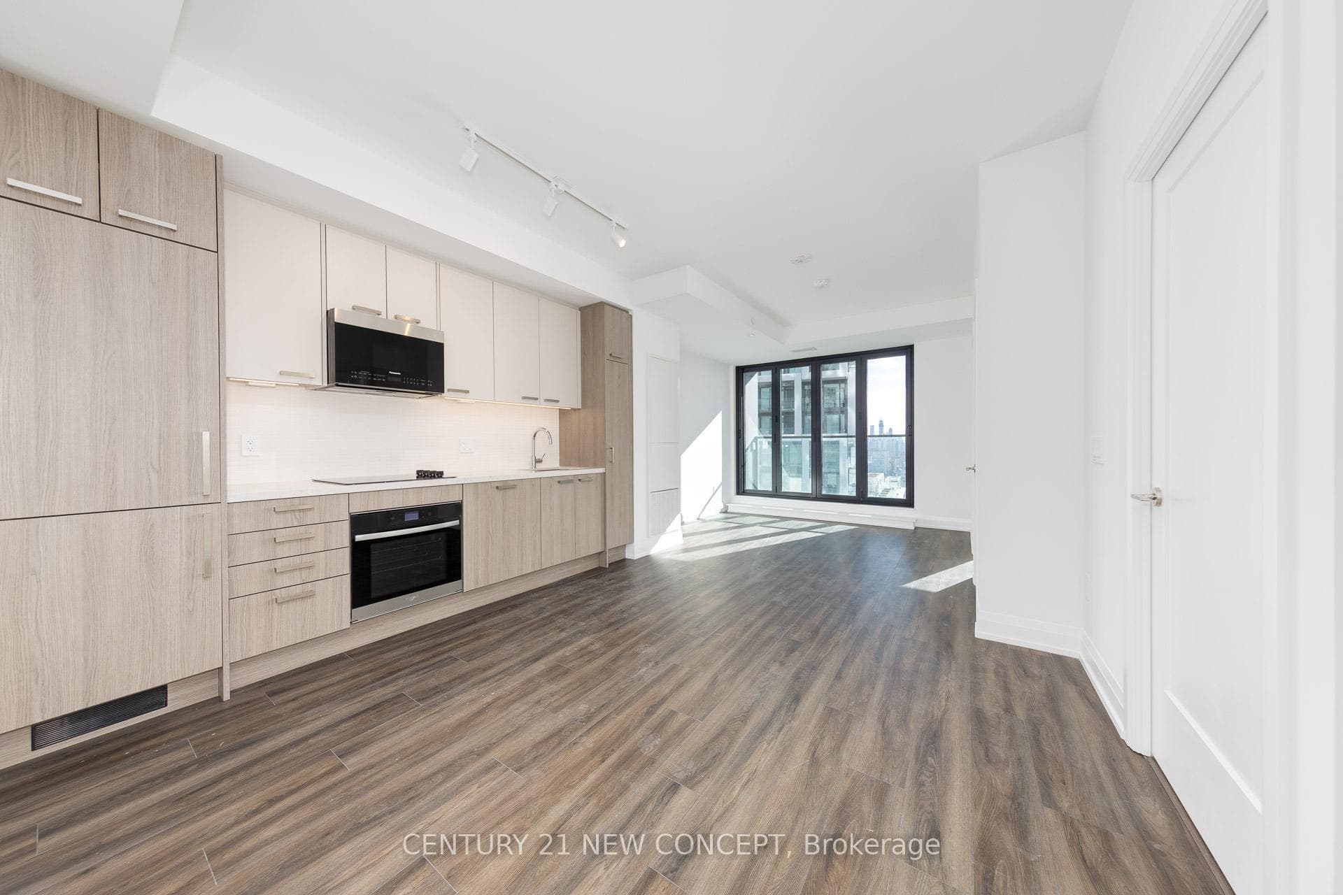 20 Soudan Avenue Unit 1706 photo 4