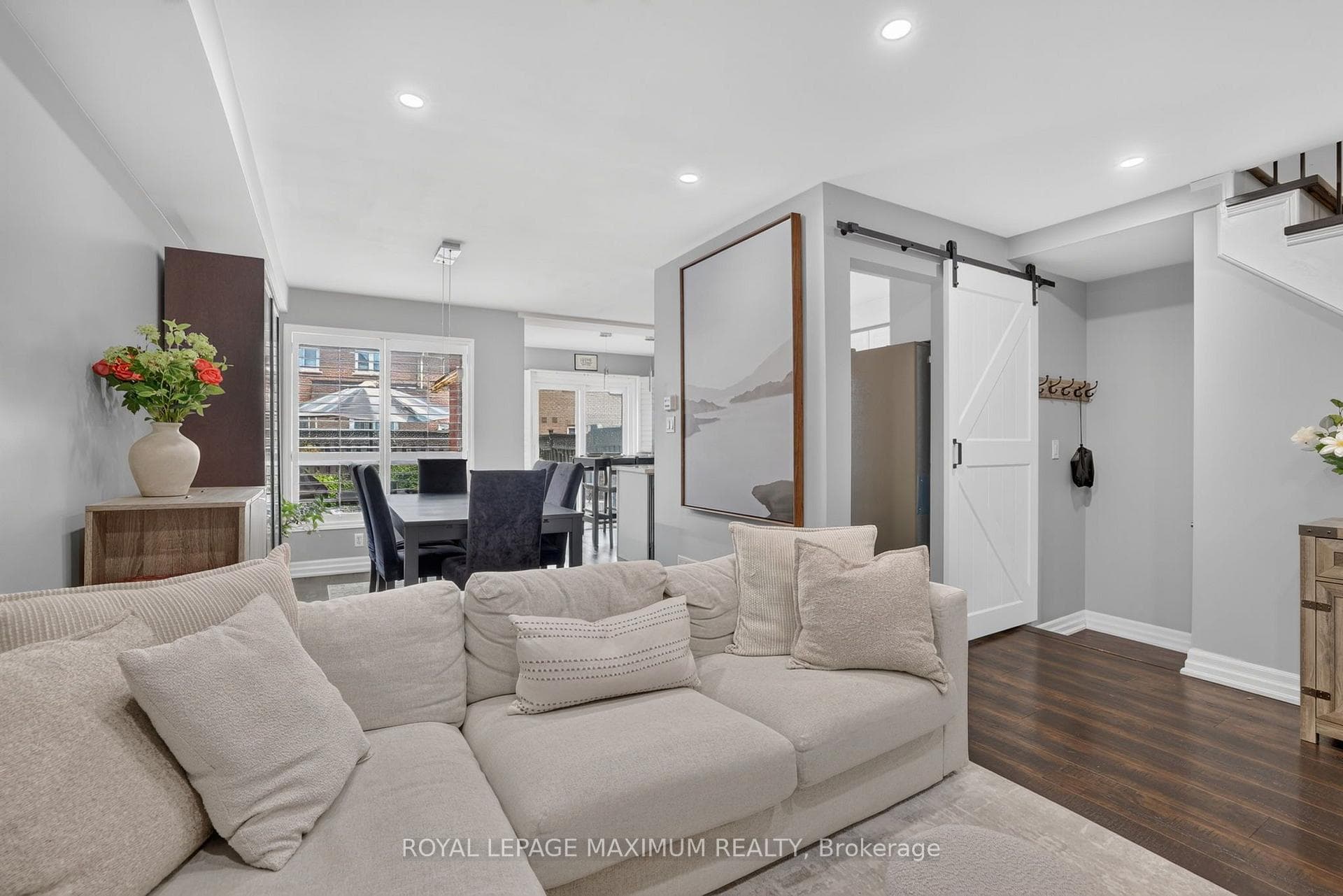 6 Jensen Court photo 8
