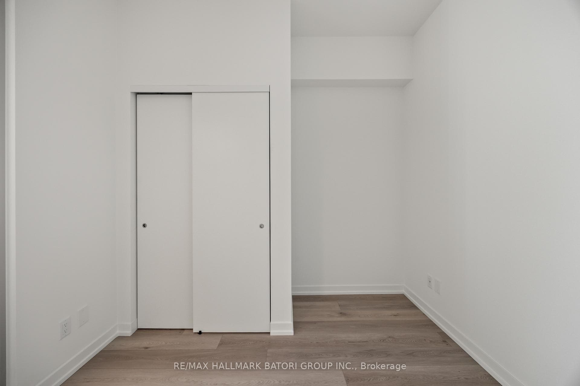 863 St. Clair Avenue Unit 408 photo 12