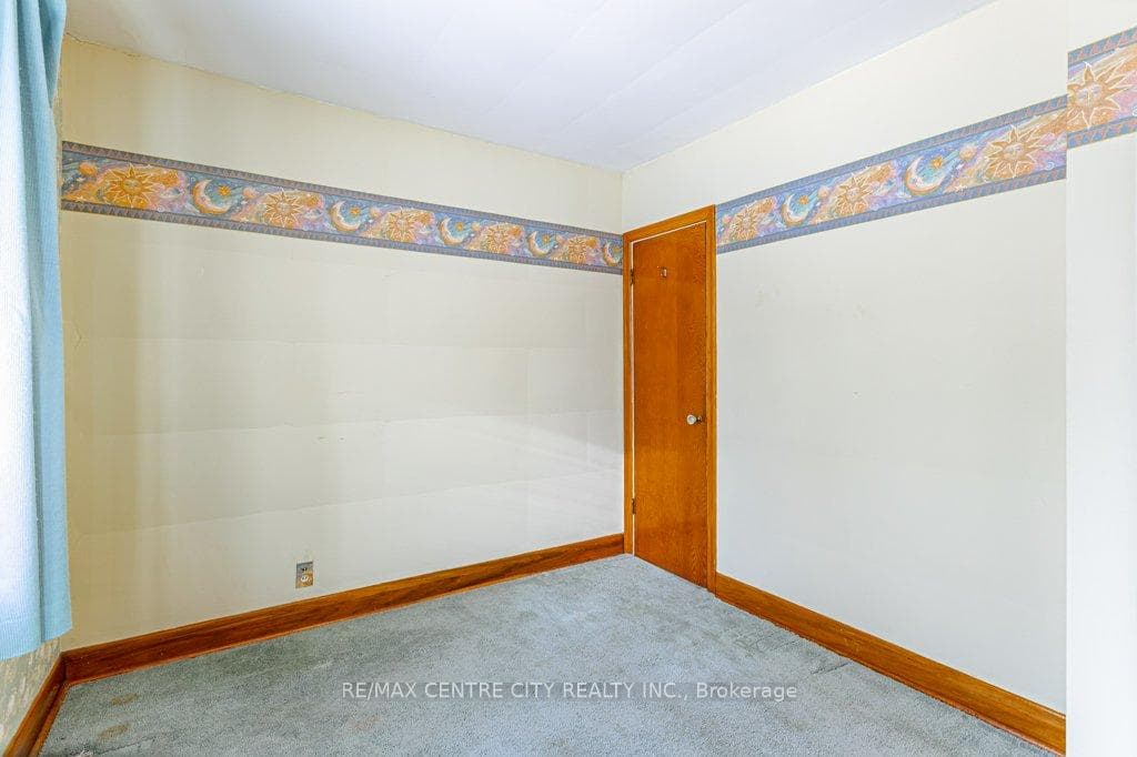 1429 Brydges Street photo 13