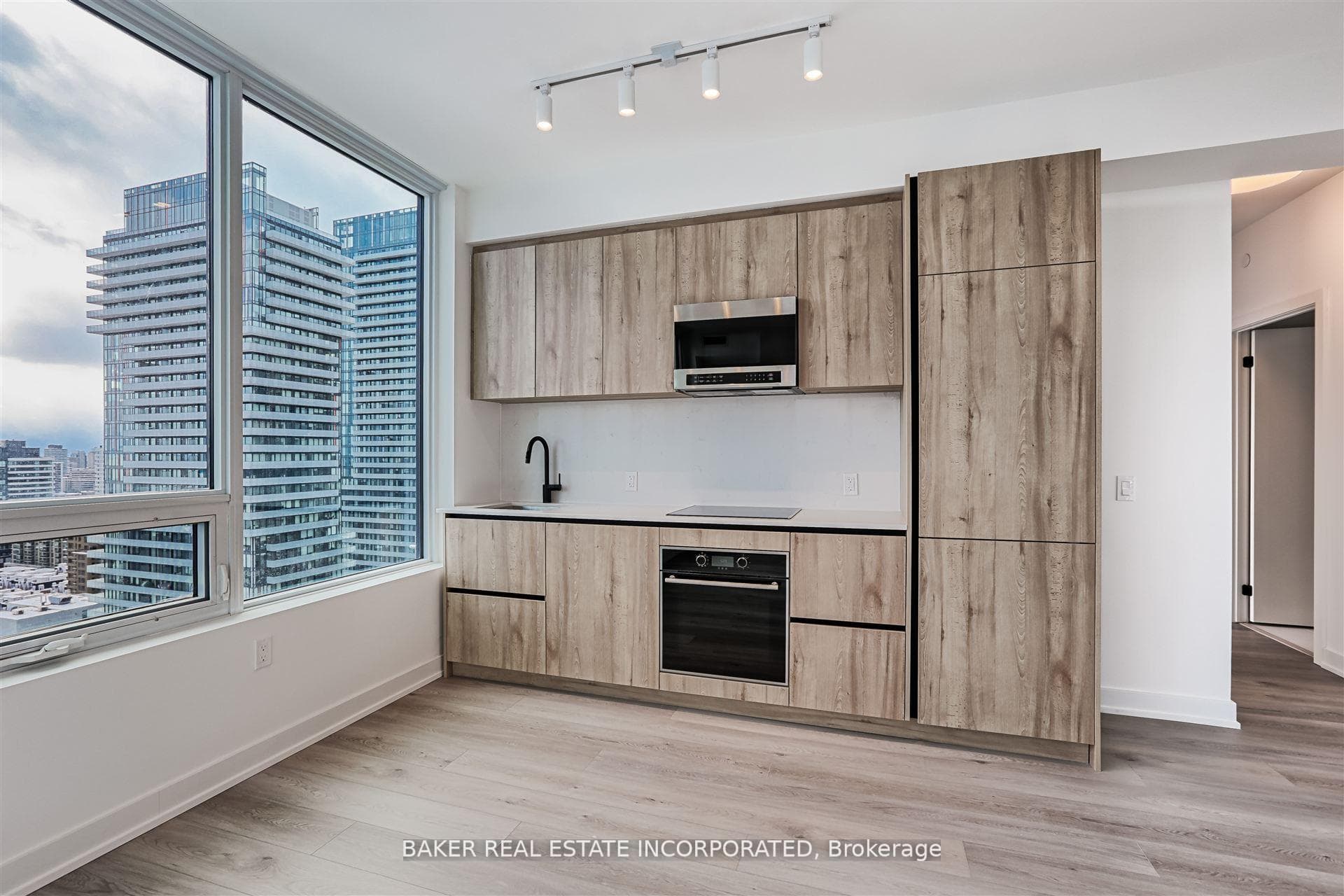 127 Broadway Avenue Unit 2512 photo 6