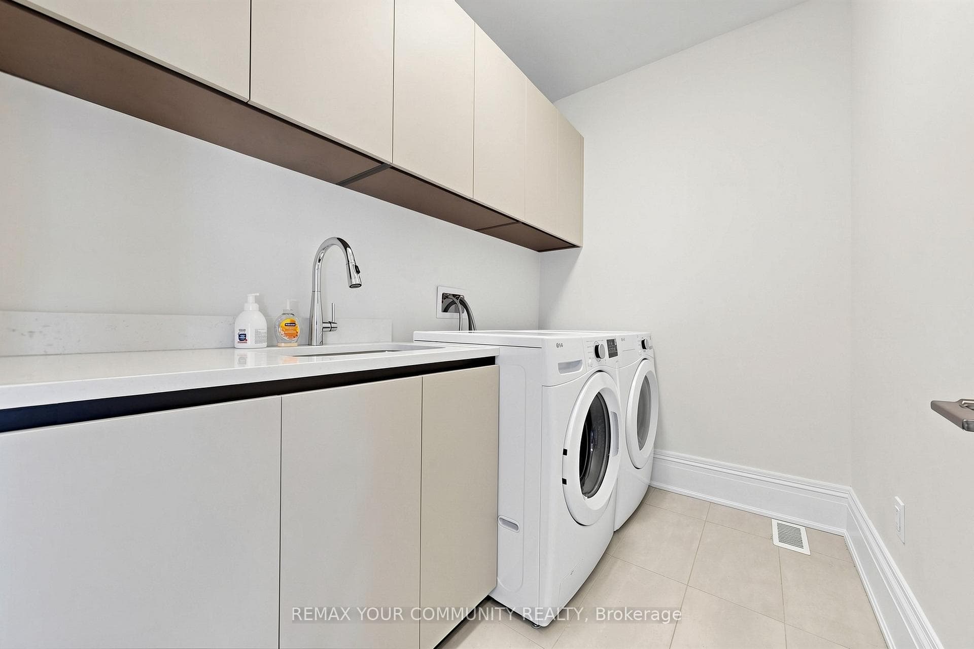 60 Royal Hill Court photo 15